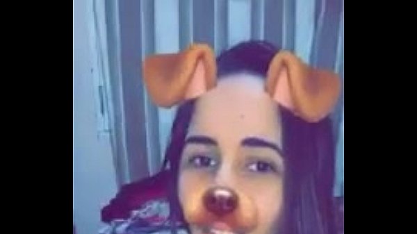 Chica Linda de 18 Años Haciendo Sexo Oral Se Graba En Snapchat